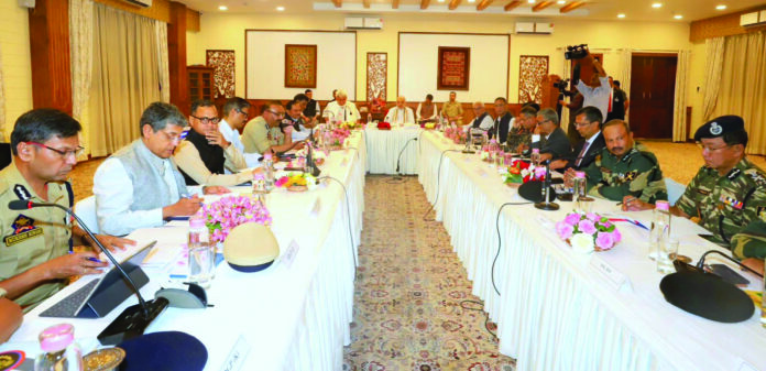 Felt peace-Home Minister-Fish Eye