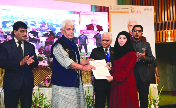 People Living Freely-Art 370-Fish Eye