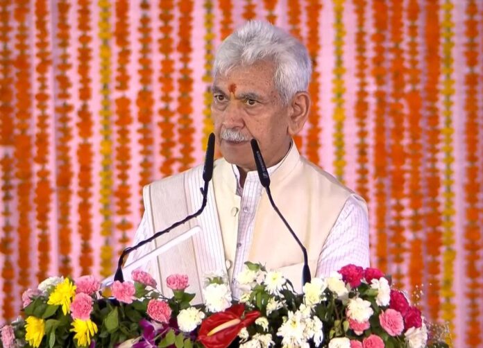 LG Sinha, First batch, Amarnath Yatra pilgrims, Fish Eye