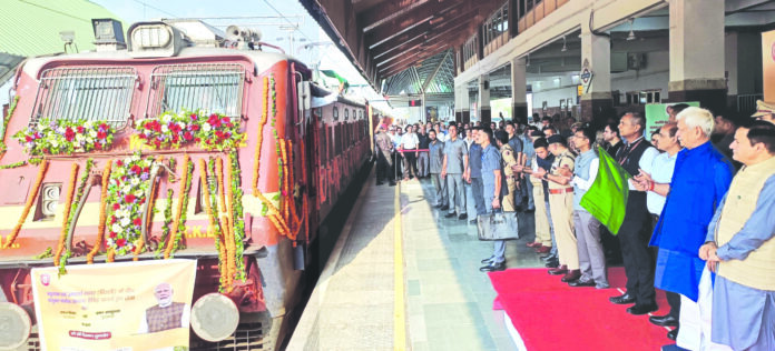 LG Sinha, Kashmir valley, Parcel train Delhi, Fish Eye