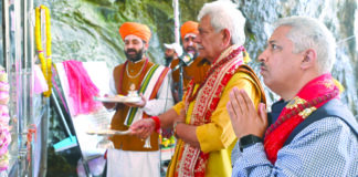 ‘Pratham Puja’ by LG Sinha marks ceremonial start of Amarnath yatra Pratham Puja, LG Sinha, Start, Amarnath yatra, Fish Eye