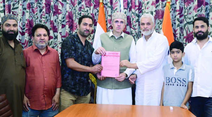 CM Omar meets delegations; vows to address public, industry issues CM Omar, Public, Address public, industry issues, Fish Eye